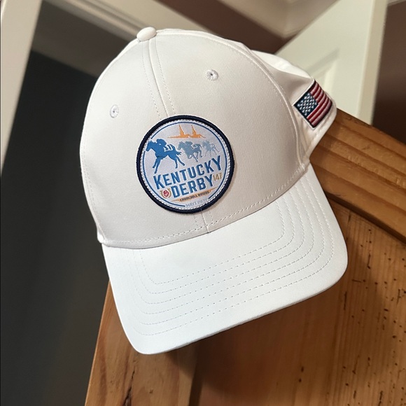 Vineyard Vines Kentucky Derby White Cap - Picture 1 of 4